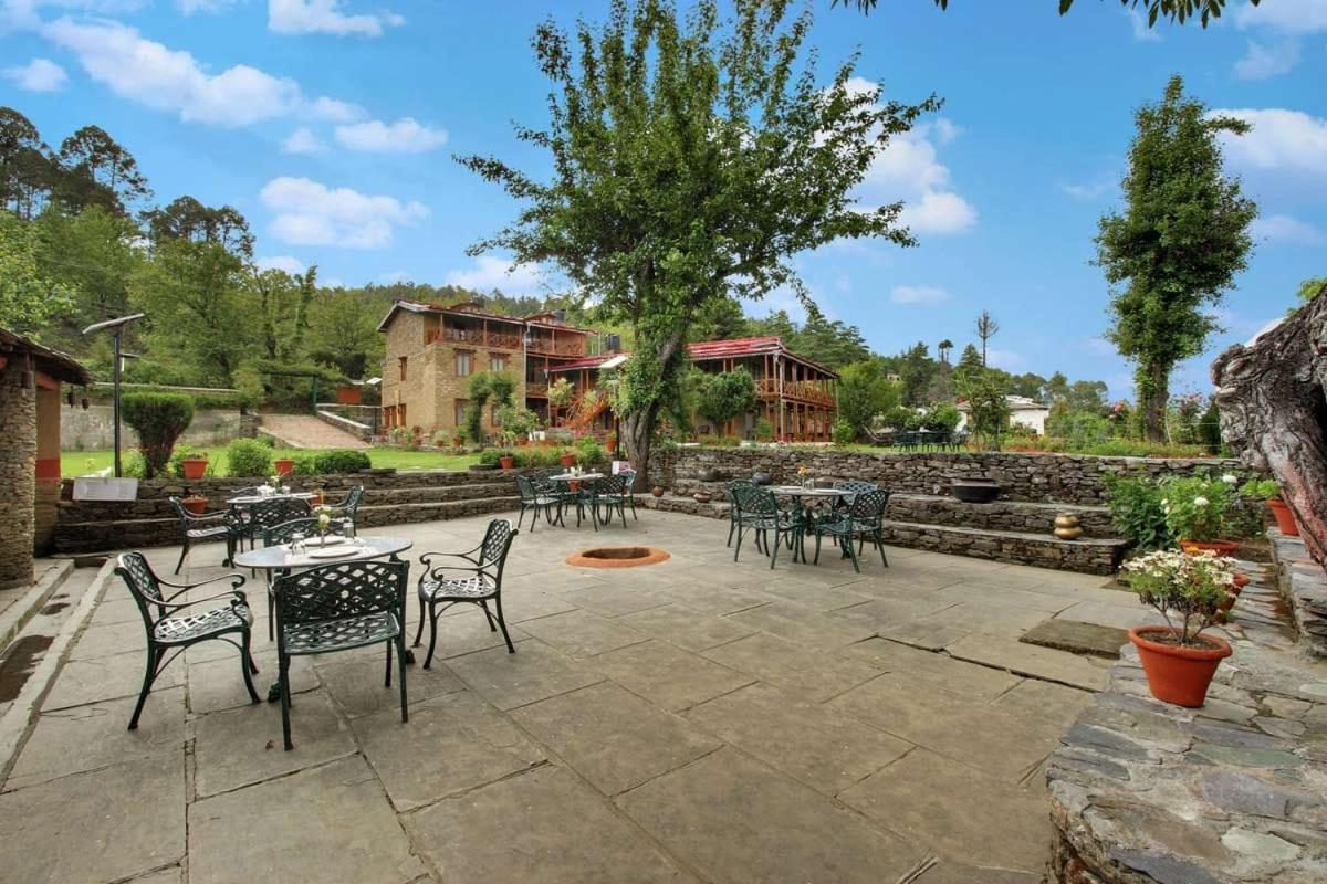 Vamoose Eco Lodge Chevron Kausani Bagian luar foto
