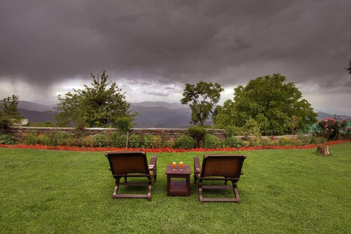 Vamoose Eco Lodge Chevron Kausani Bagian luar foto